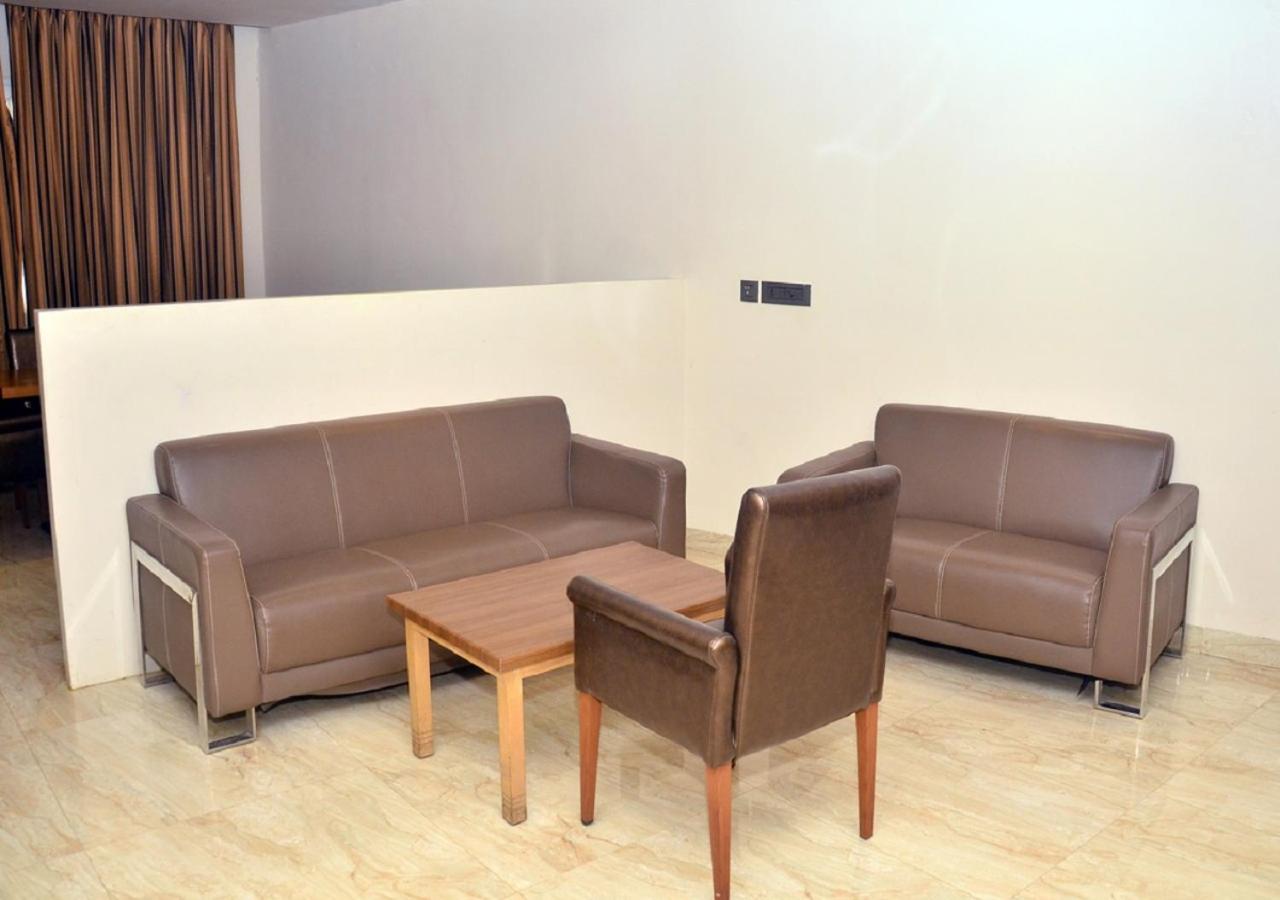 فندق Golden Residency راماناثابورام المظهر الخارجي الصورة